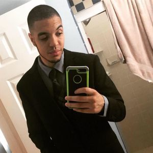 Meet your Posher, Cliff